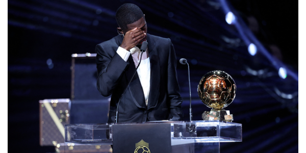 Weer een speler uit de jaren 90 heeft de Ballon d'Or gewonnen Weer een speler uit de jaren 90 heeft de Ballon d'Or gewonnen